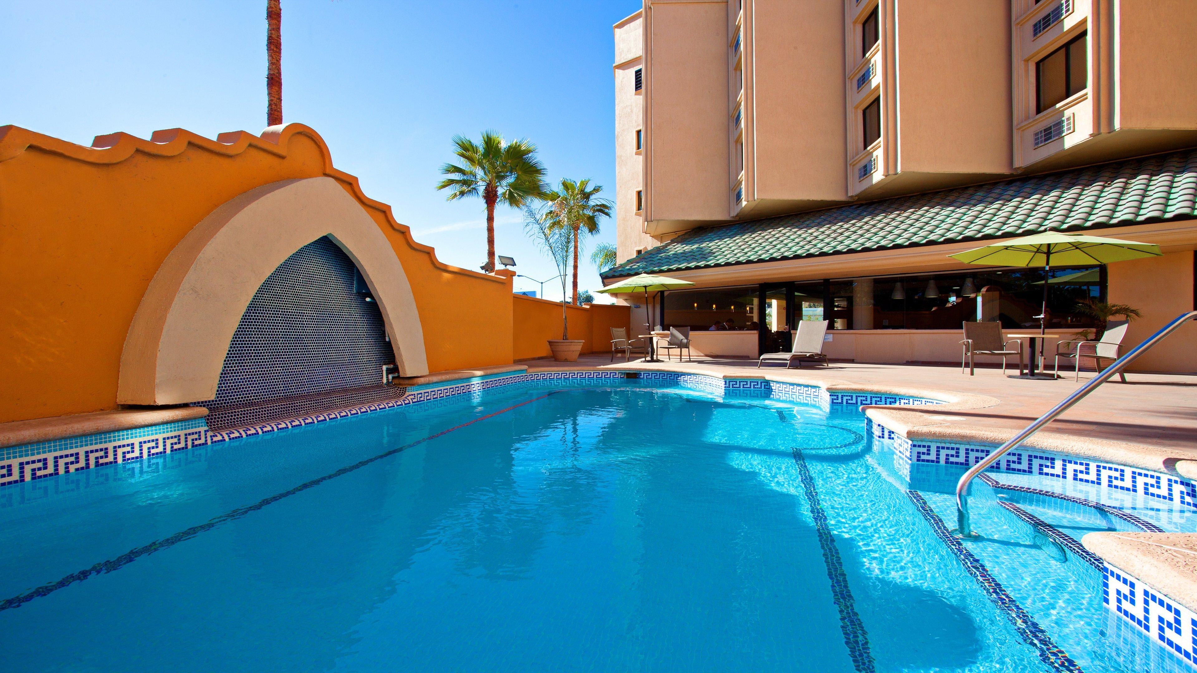 Holiday Inn Tijuana Zona Rio, an IHG Hotel Bagian luar foto