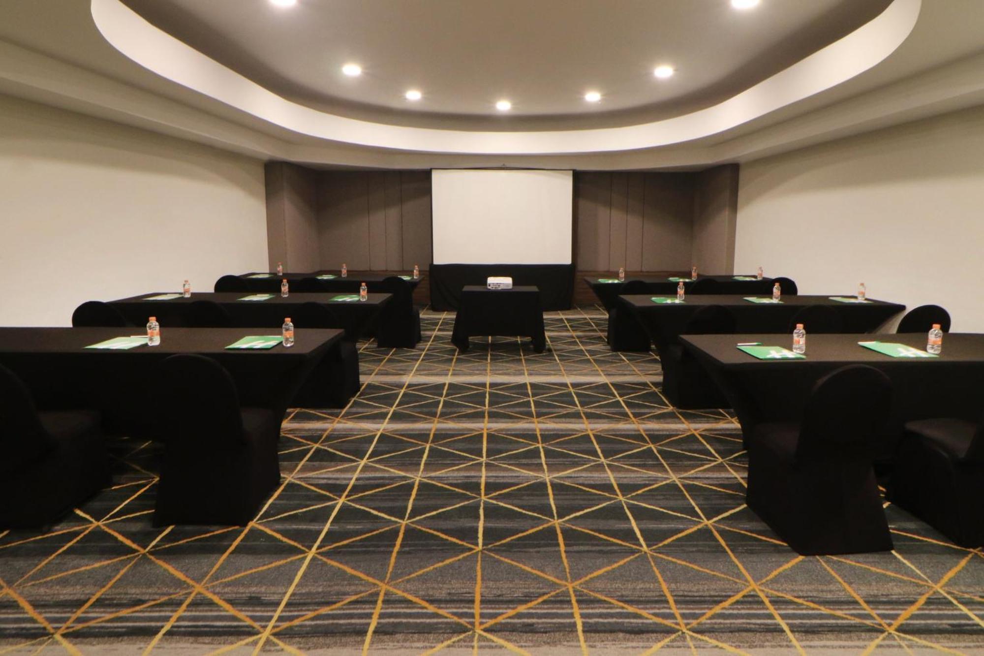 Holiday Inn Tijuana Zona Rio, an IHG Hotel Bagian luar foto