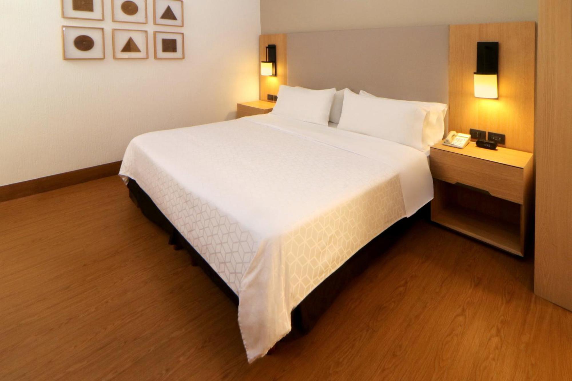 Holiday Inn Tijuana Zona Rio, an IHG Hotel Bagian luar foto