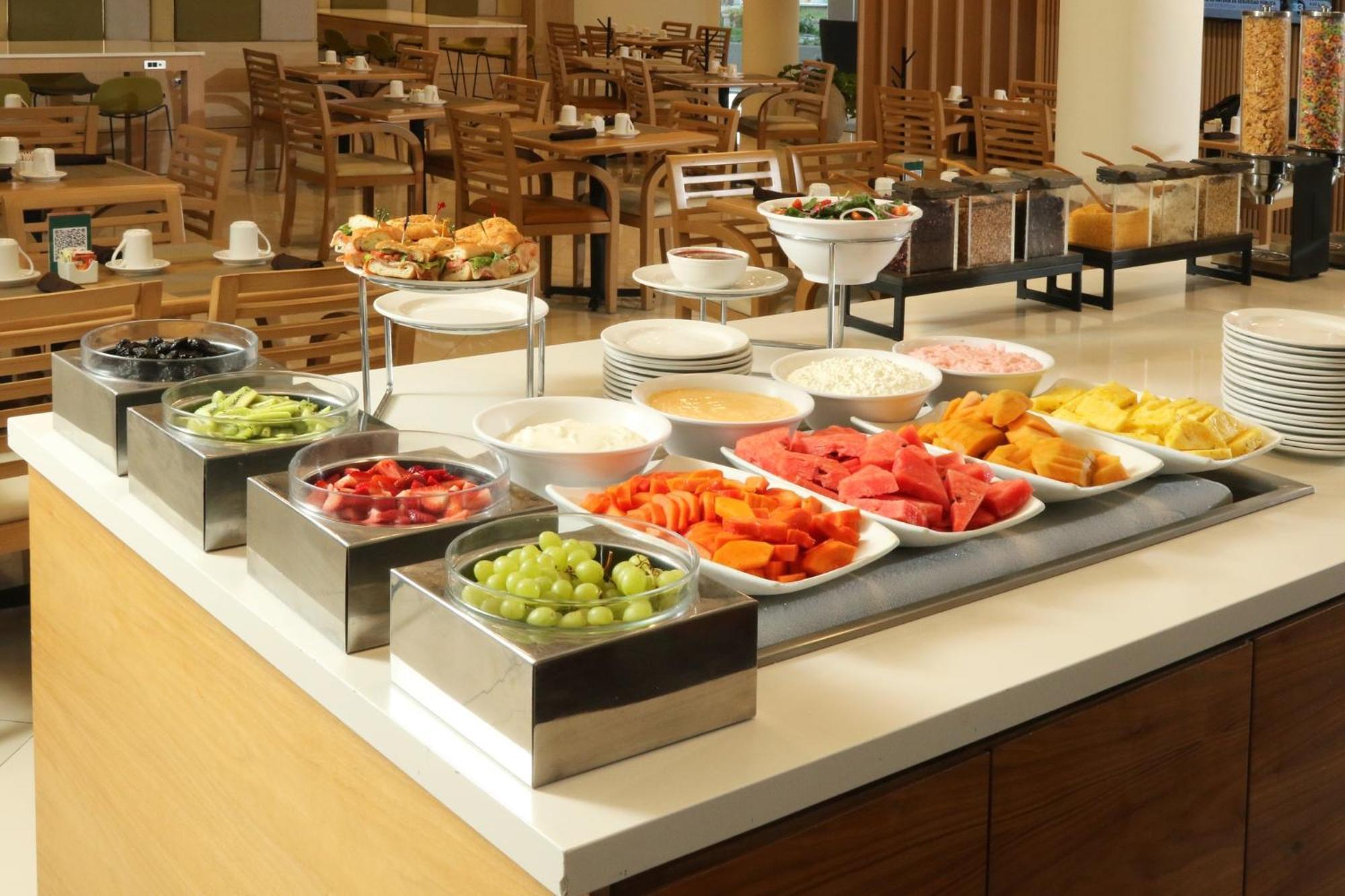 Holiday Inn Tijuana Zona Rio, an IHG Hotel Bagian luar foto