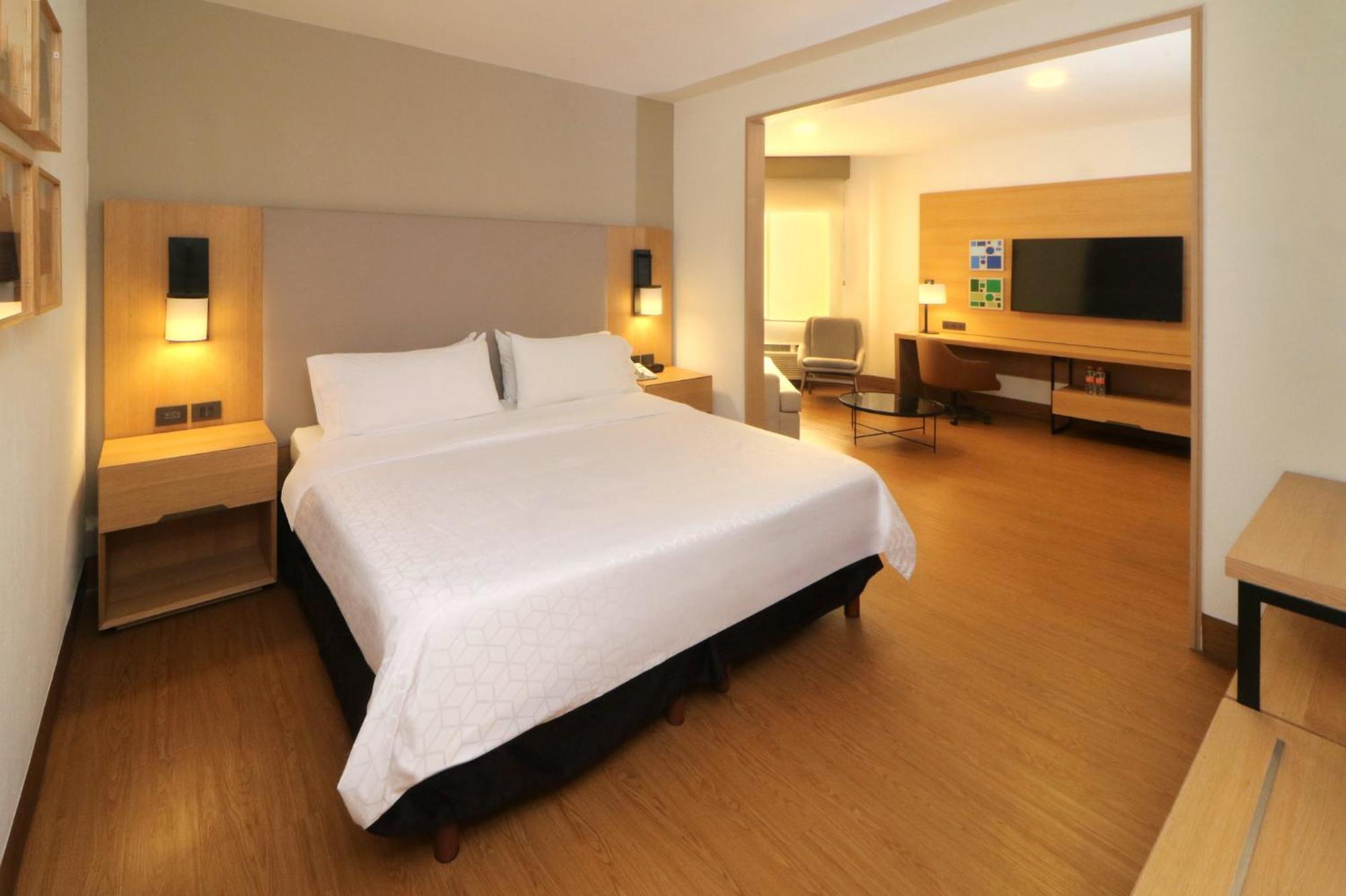 Holiday Inn Tijuana Zona Rio, an IHG Hotel Bagian luar foto